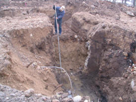 digging.jpg (138088 bytes)